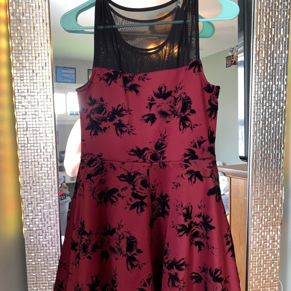 formal dress - Picture 3 of 3